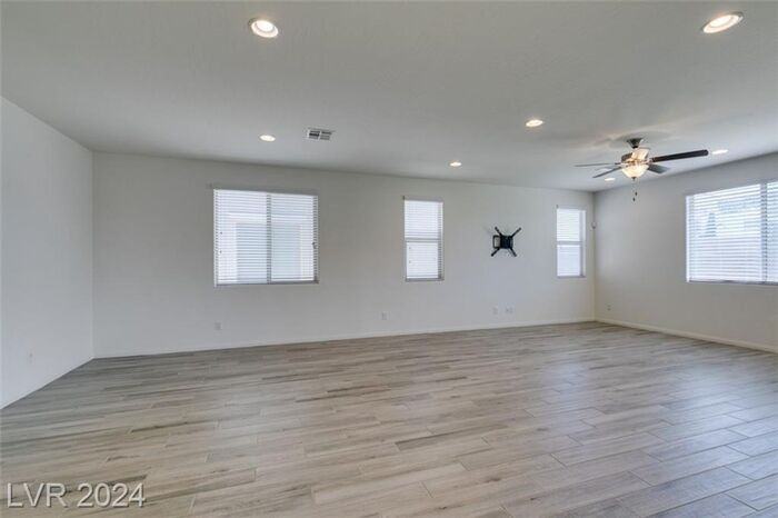 7445 Fleeting Joys Ave - Photo 6 of 47