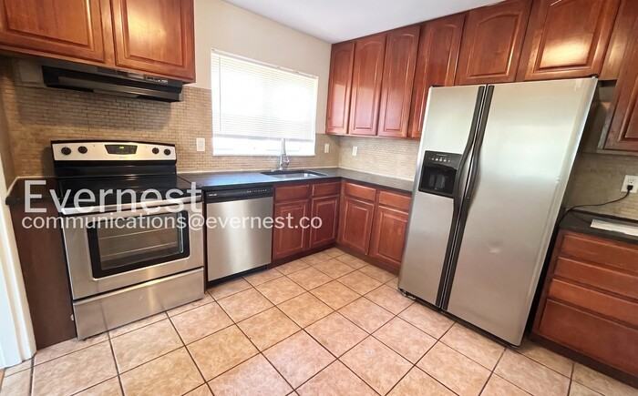 7216 Dartmouth Ave #B - Photo 2 of 23