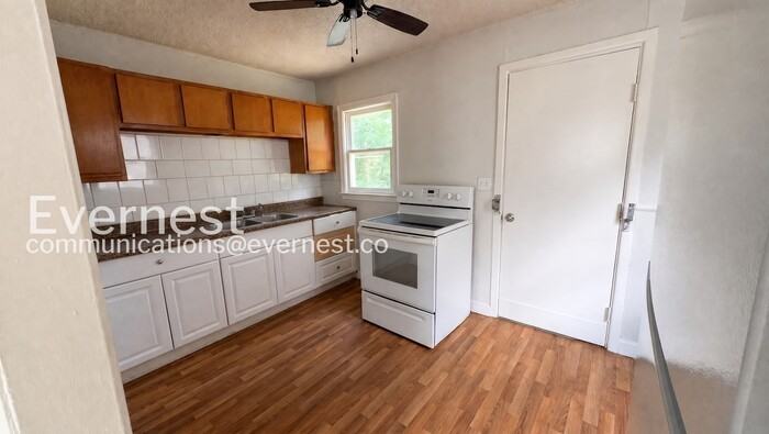 2833 Van Brunt Blvd - Photo 3 of 15