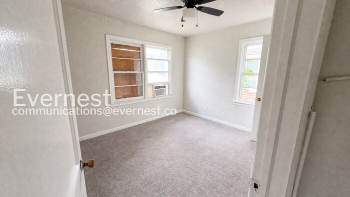 2833 Van Brunt Blvd - Photo 5 of 15