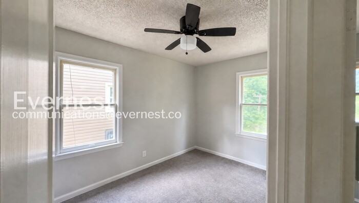 2833 Van Brunt Blvd - Photo 7 of 15