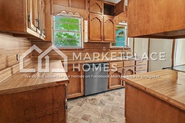 801 Westfield Dr - Photo 5 of 16