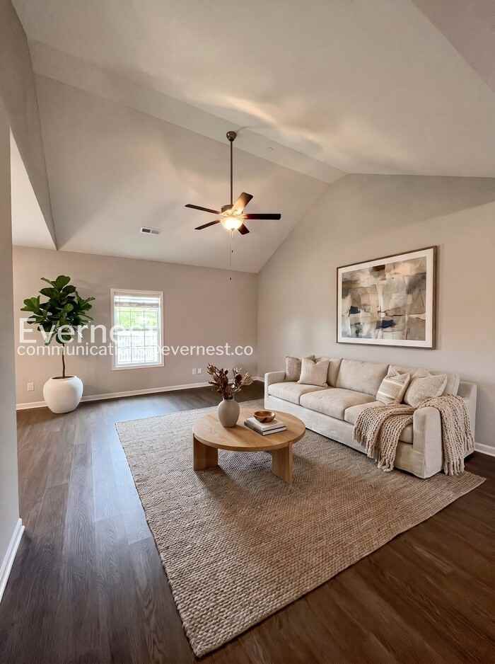 1115 Prospect Ct - Photo 3 of 27