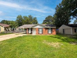 featured image of 8044 Oakbrook Dr