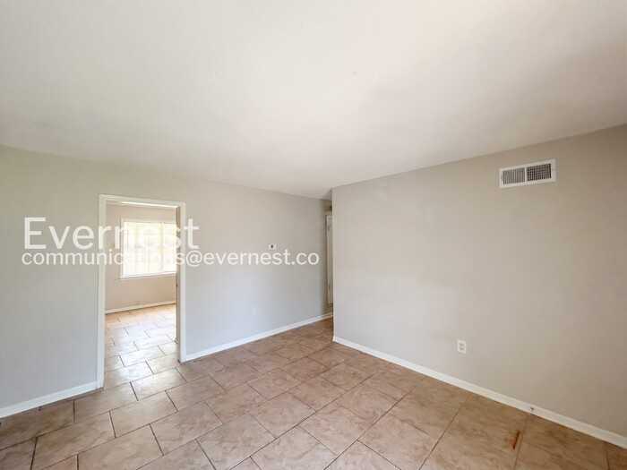 8044 Oakbrook Dr - Photo 6 of 24