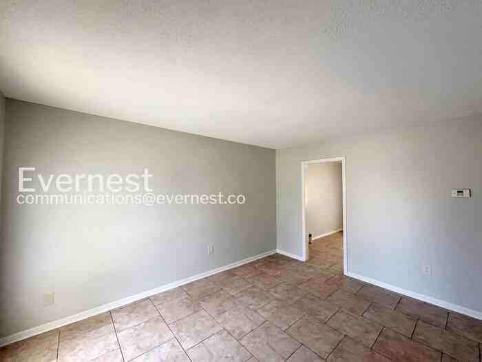 8044 Oakbrook Dr - Photo 7 of 24