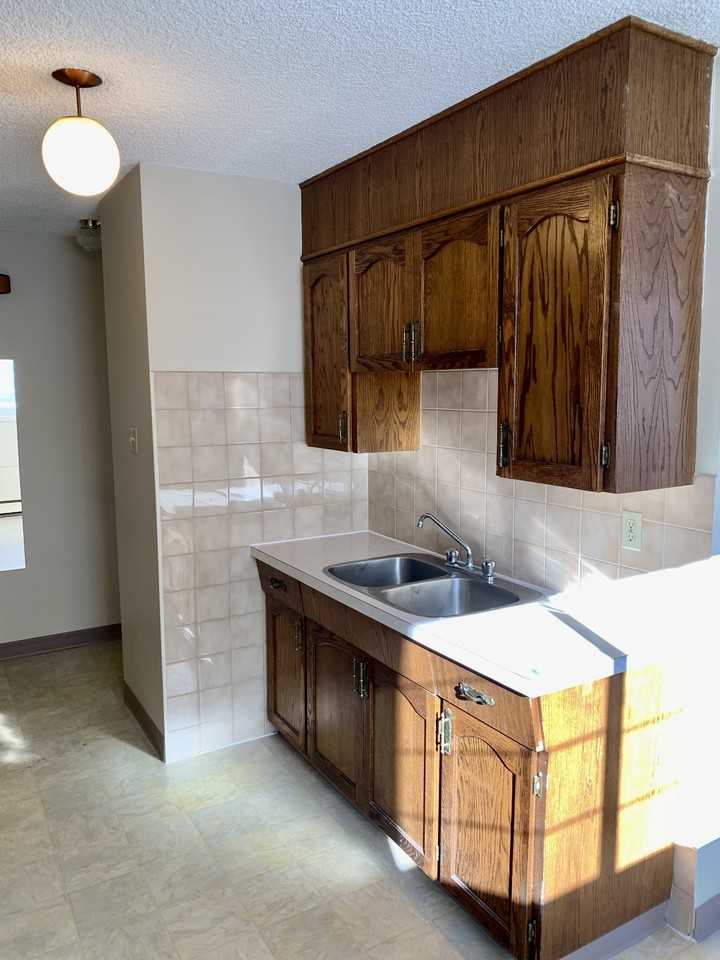 10025 152 St Nw - Photo 4 of 19