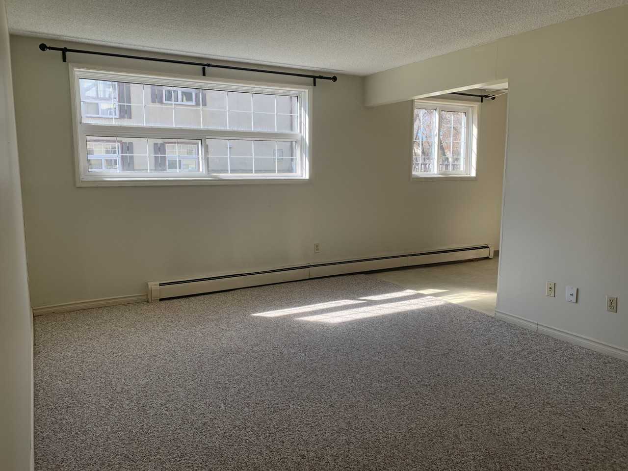 10025 152 St Nw - Photo 6 of 19