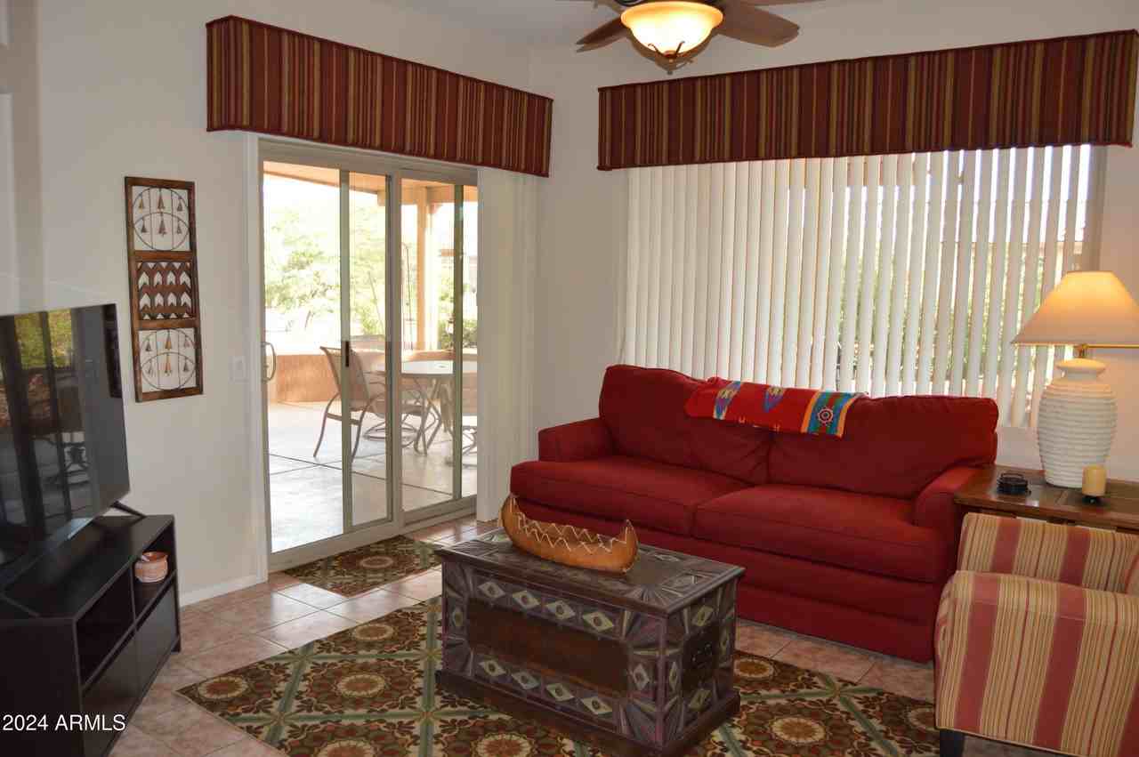 15621 W Heritage Dr - Photo 4 of 16