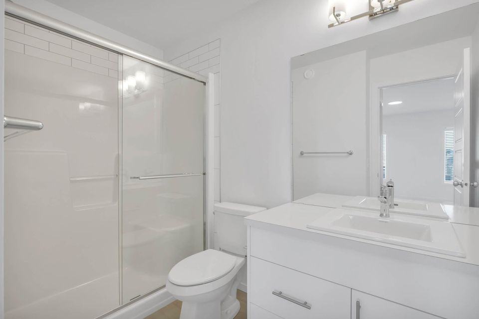 5241 21a Ave Sw - Photo 7 of 14