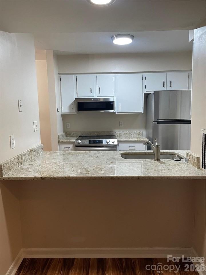 11020 Harrowfield Rd - Photo 4 of 15