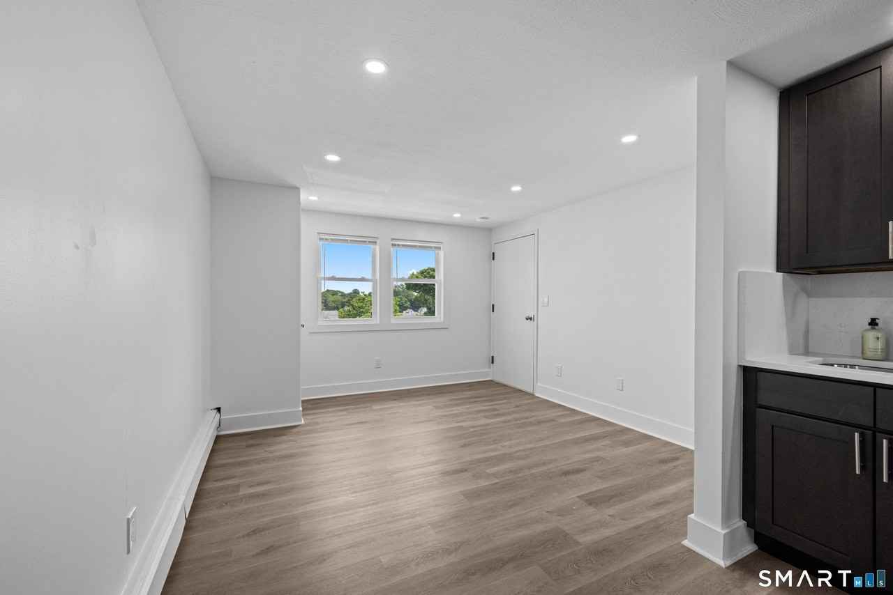 149 Garfield Ave - Photo 4 of 10