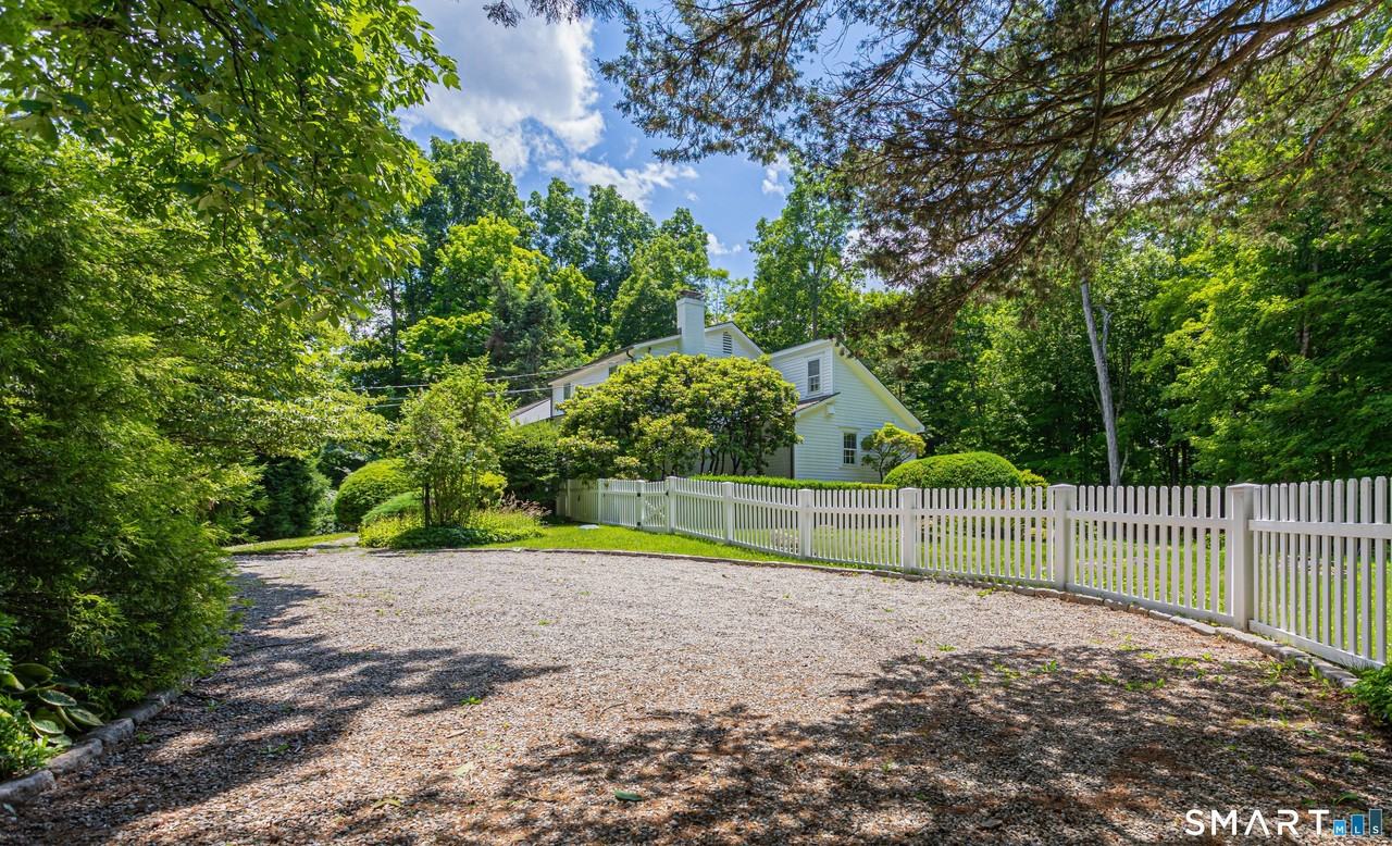 896 Westport Rd - Photo 3 of 33