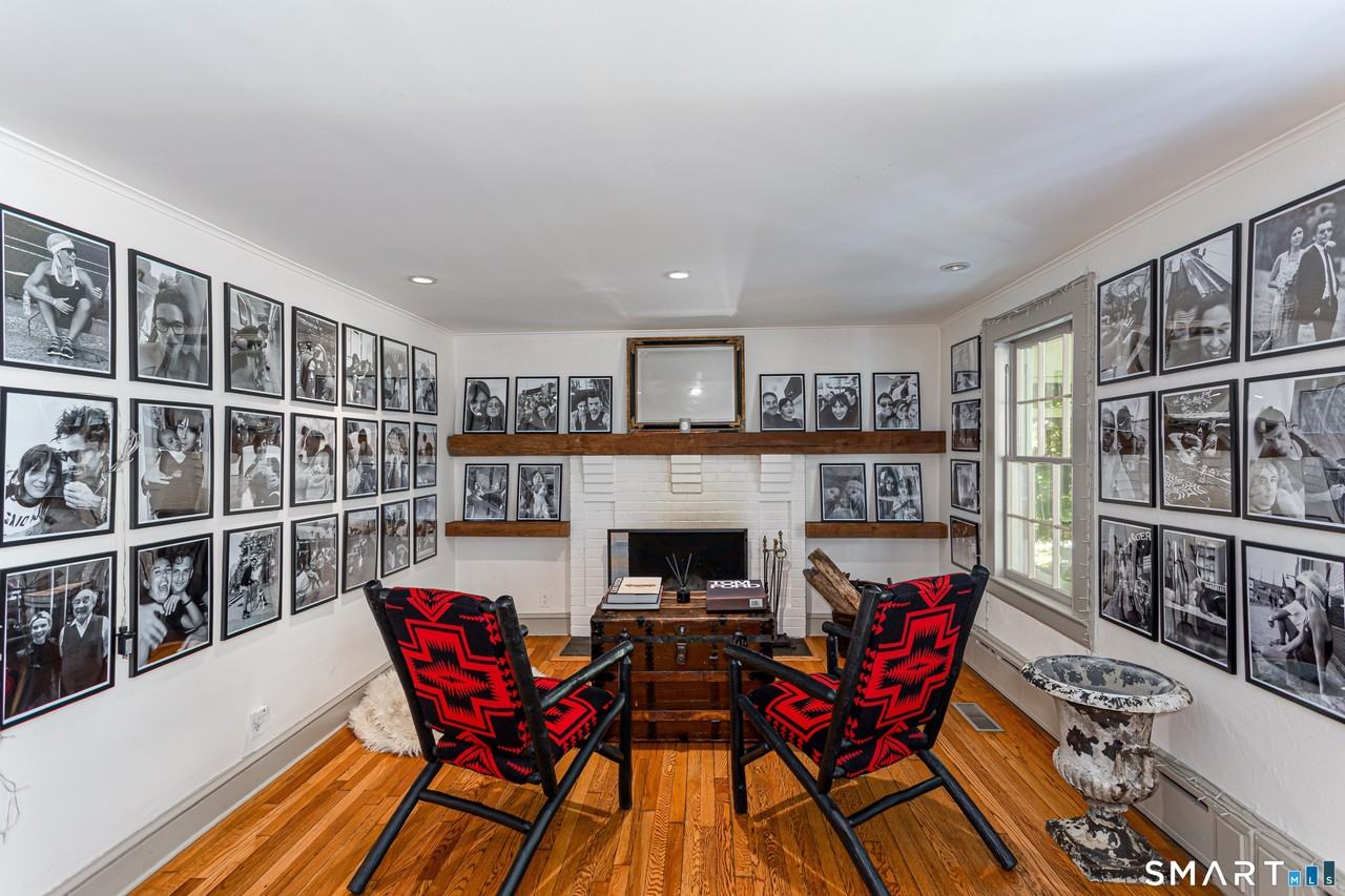 896 Westport Rd - Photo 6 of 33