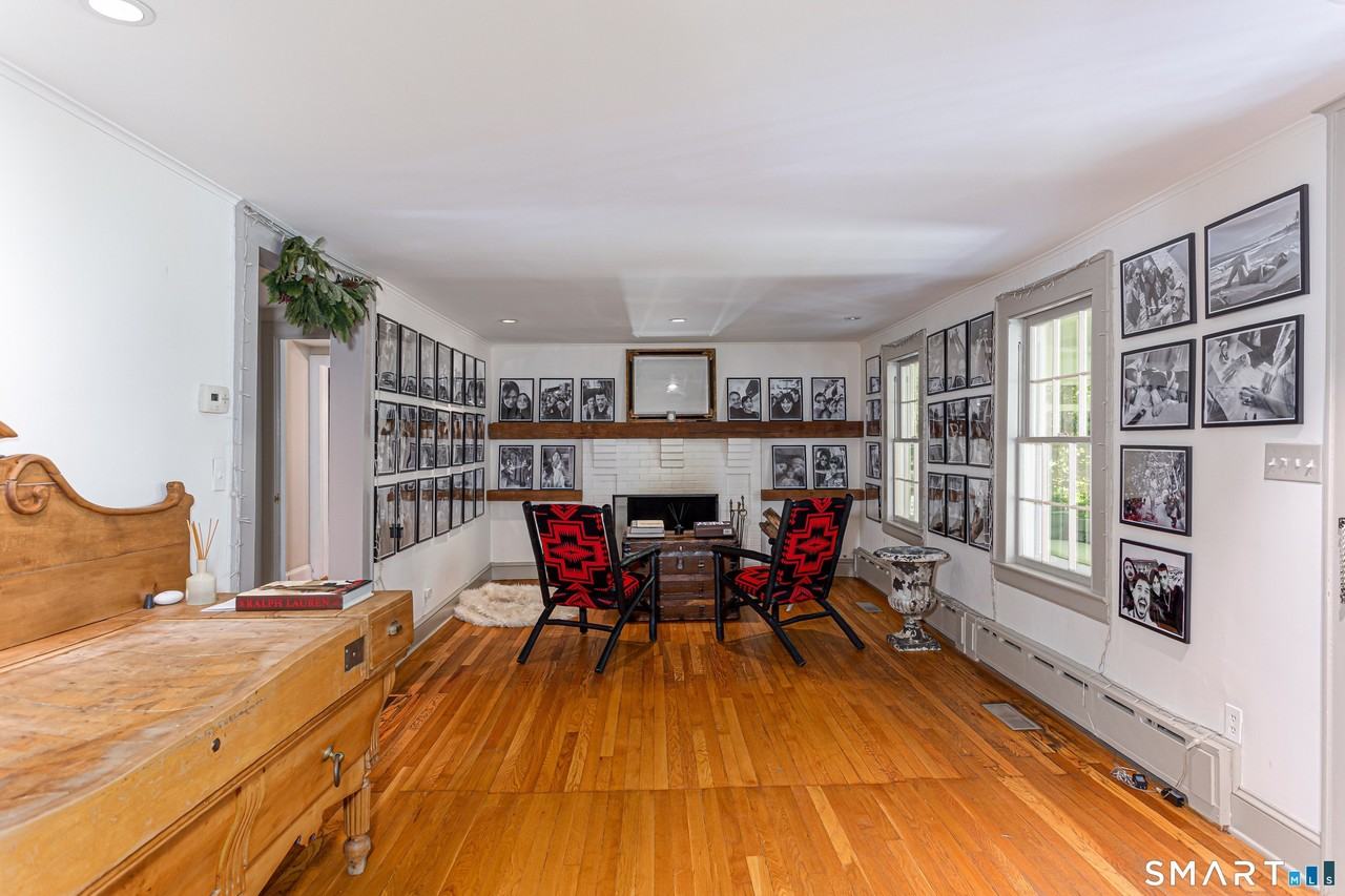 896 Westport Rd - Photo 7 of 33