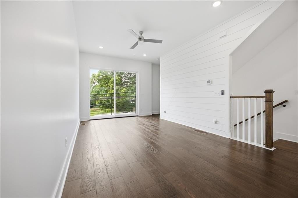 211 Bass St Sw #10 - Photo 6 of 34
