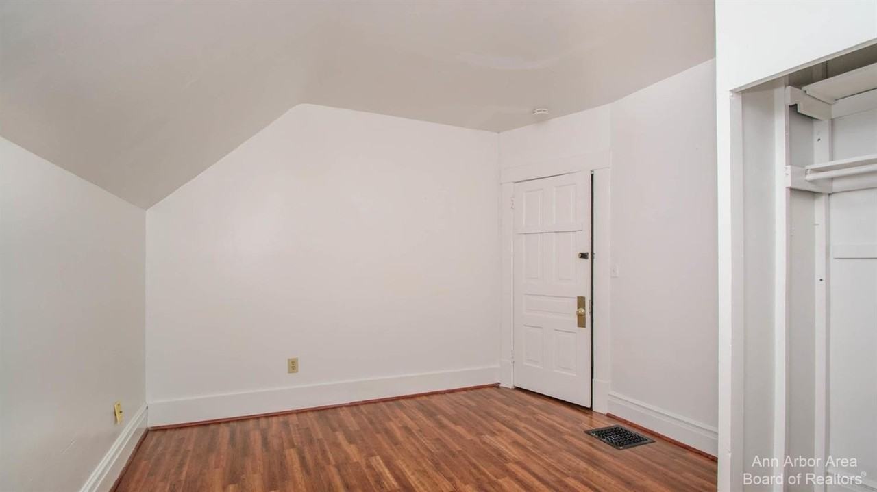610 S Ashley St #2 - Photo 7 of 37