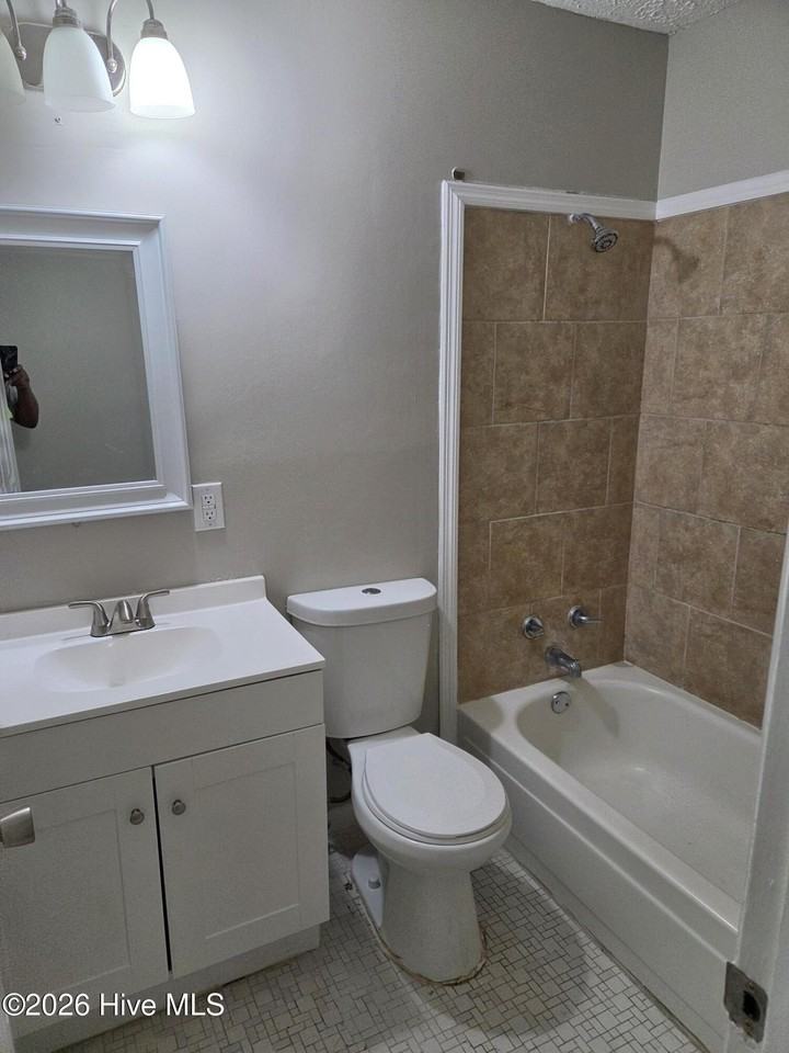 2420 Dublin Ct - Photo 6 of 12