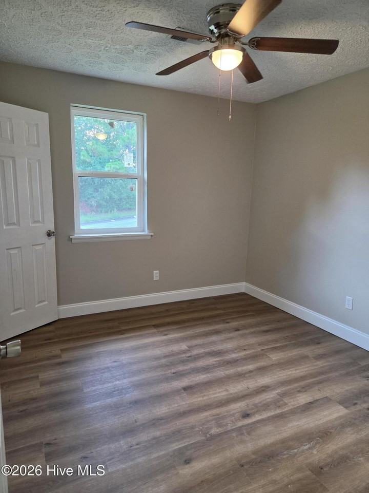 2420 Dublin Ct - Photo 7 of 12