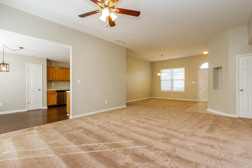 674 Austrian Way - Photo 3 of 15