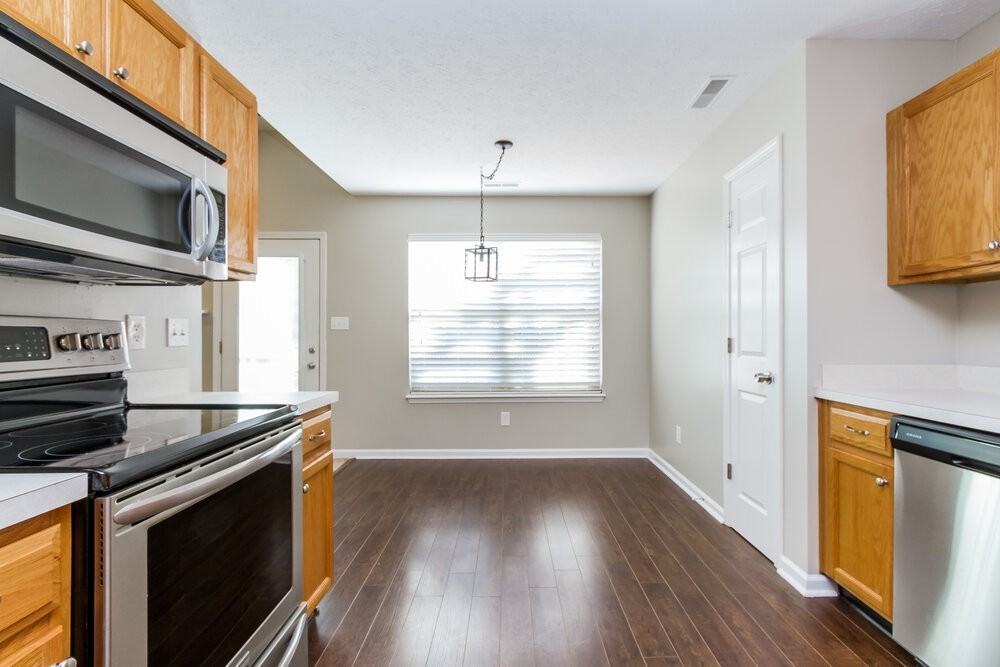 674 Austrian Way - Photo 6 of 15