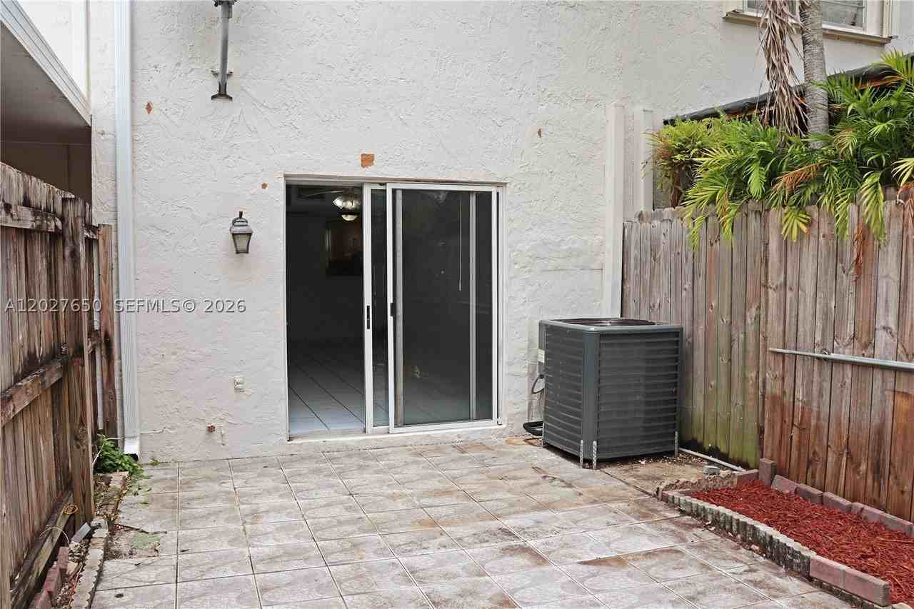 15006 Sw 80th Ter #913 - Photo 2 of 15