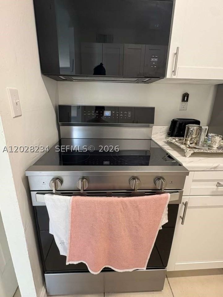 1141 Lake Victoria Dr #F - Photo 4 of 16