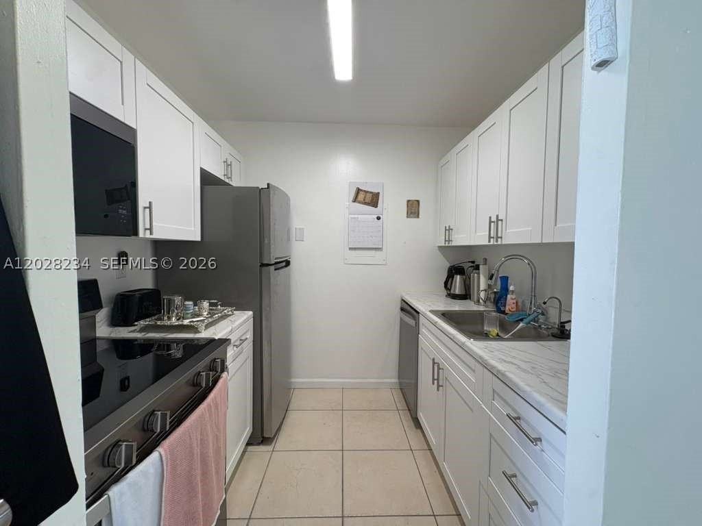 1141 Lake Victoria Dr #F - Photo 5 of 16