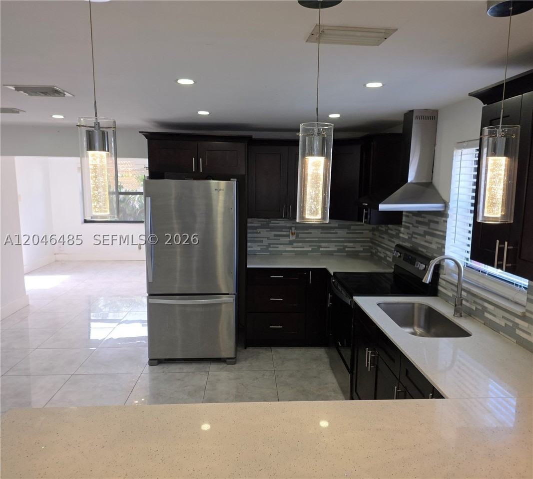 323 Nw 4th Pl - Photo 6 of 25