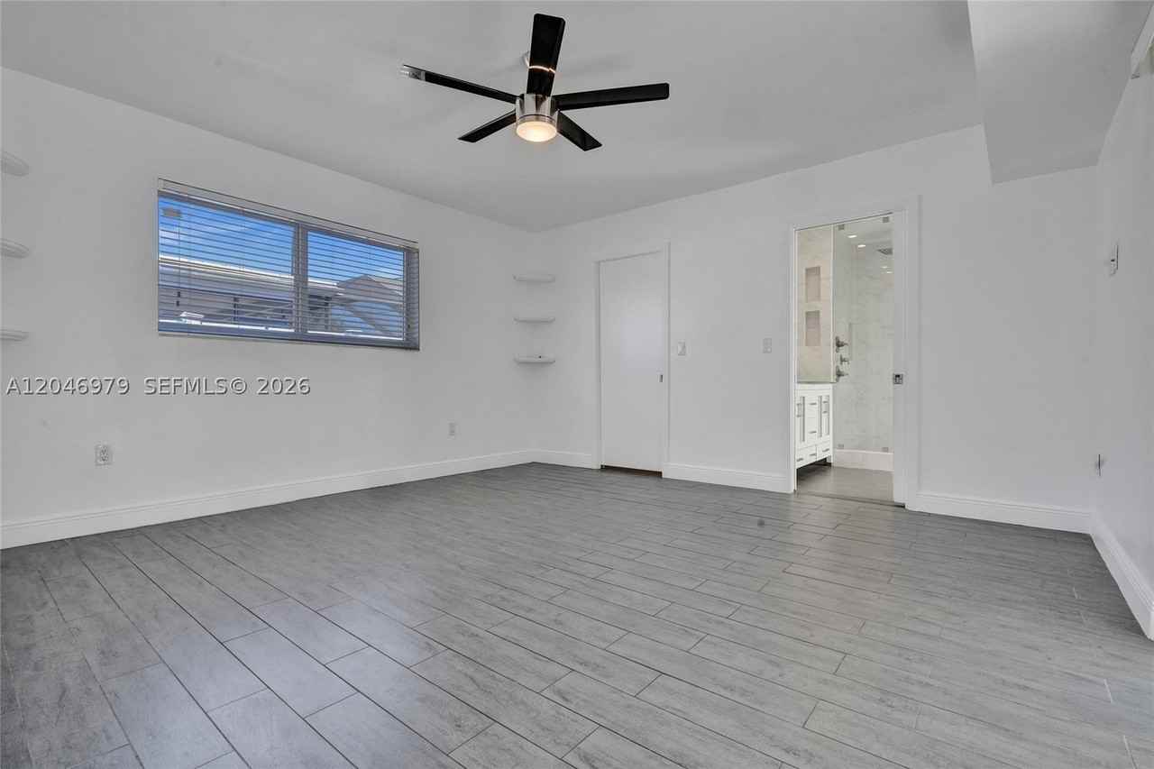 9240 Sw 54th St - Photo 5 of 45