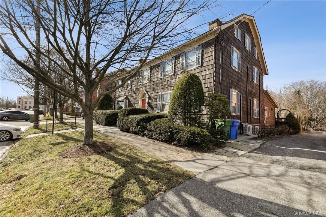 217 Main St - Photo 3 of 13