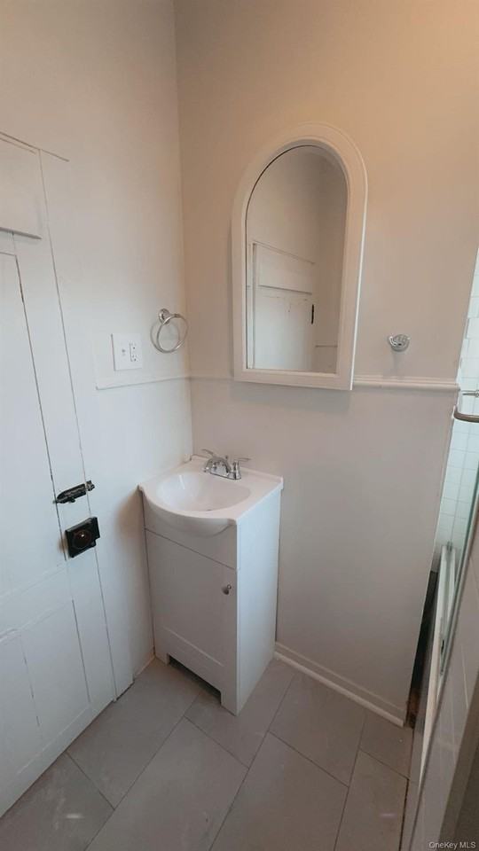217 Main St - Photo 4 of 13