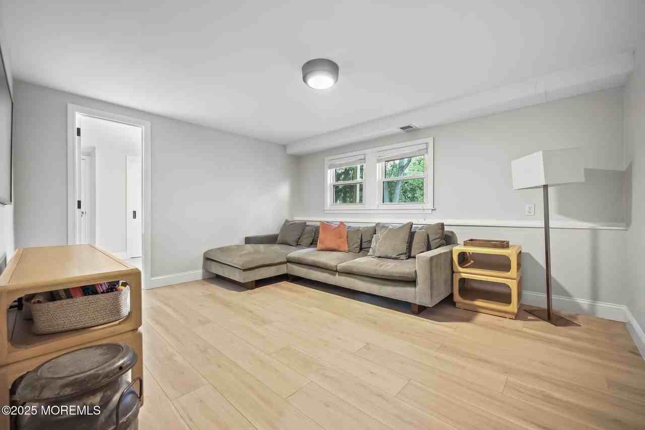 13 Woodland Rd - Photo 4 of 31