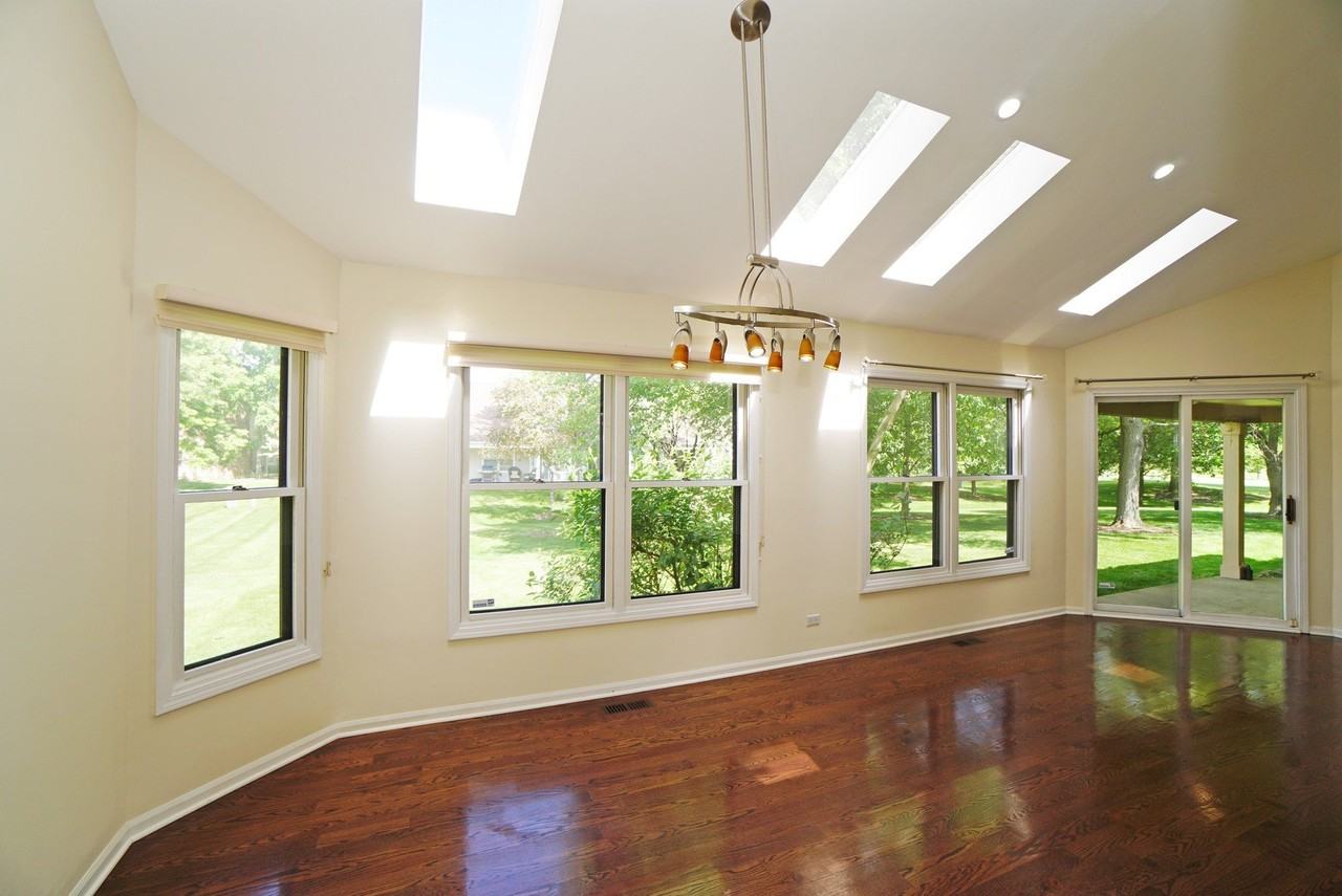 229 Willow Pkwy - Photo 6 of 32