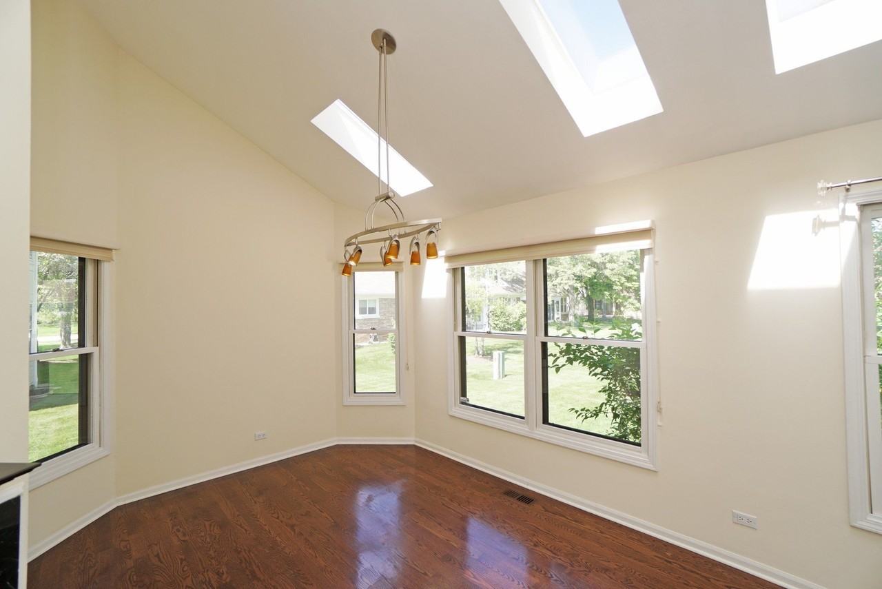 229 Willow Pkwy - Photo 7 of 32