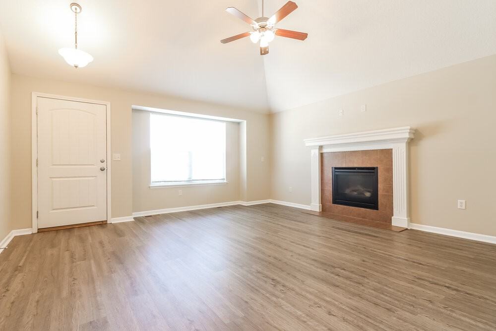 702 Hibiscus Cir - Photo 4 of 16