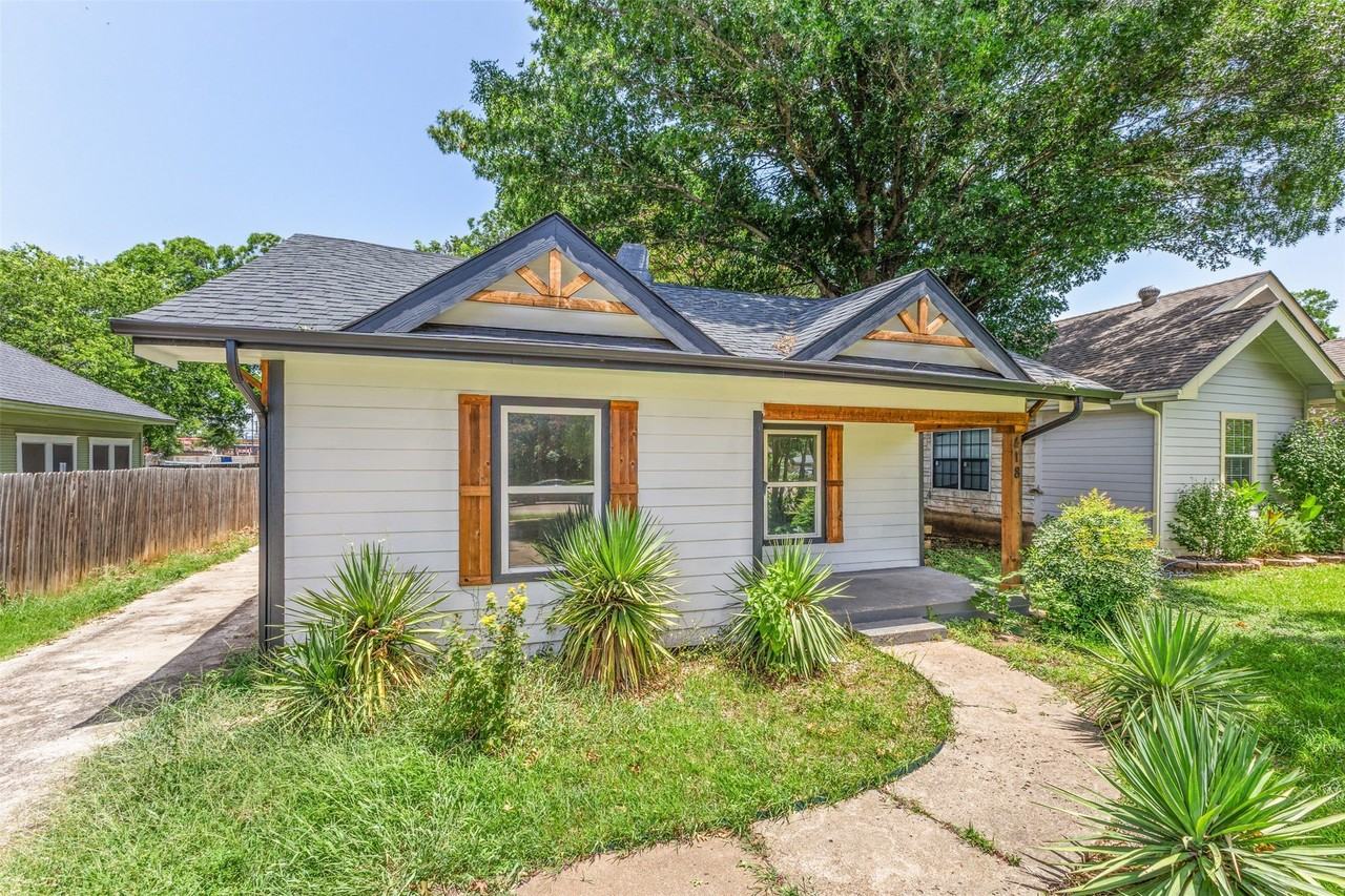 418 Lillian St - Photo 3 of 30