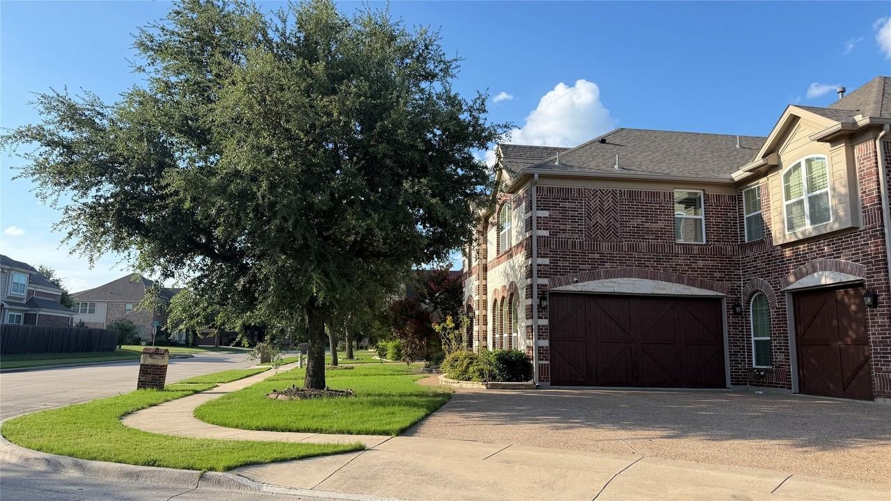 6728 S Fork Dr - Photo 4 of 39