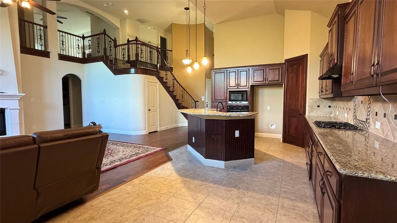 6728 S Fork Dr - Photo 7 of 39