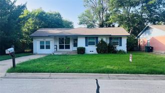 909 Laguna Dr - Photo 1 of 1