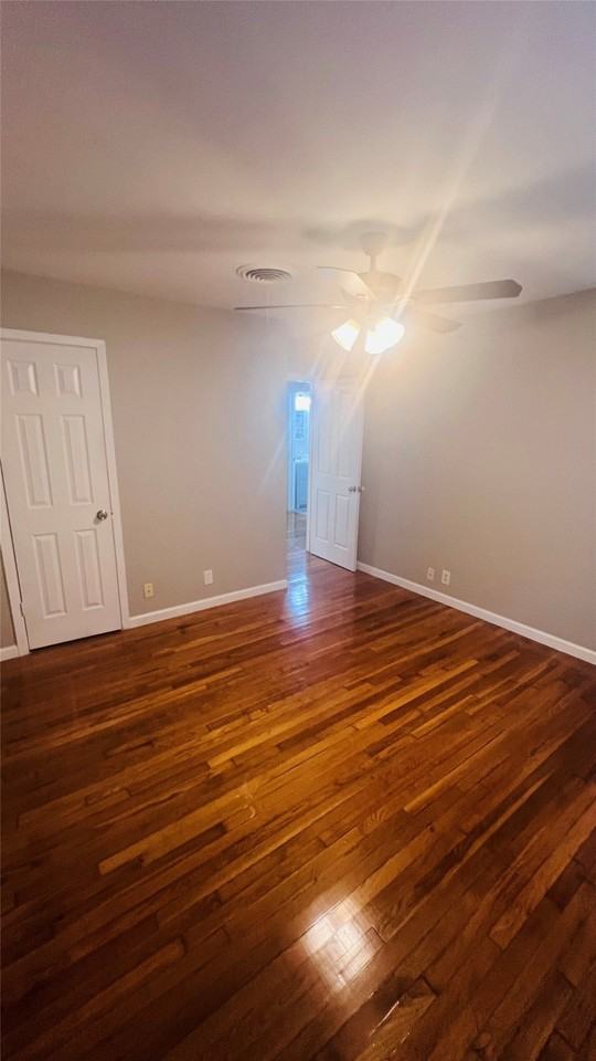909 Laguna Dr - Photo 2 of 19