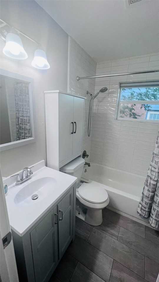 909 Laguna Dr - Photo 5 of 19