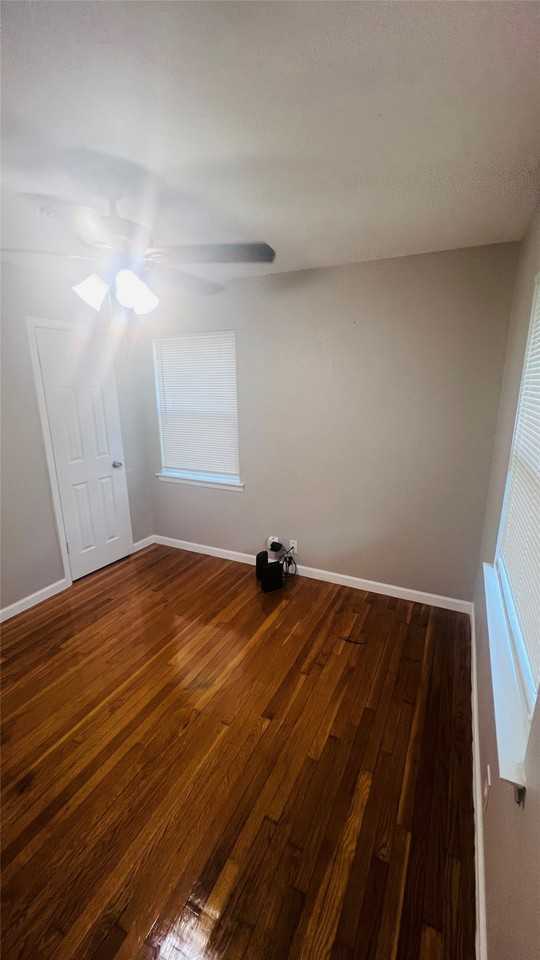 909 Laguna Dr - Photo 7 of 19
