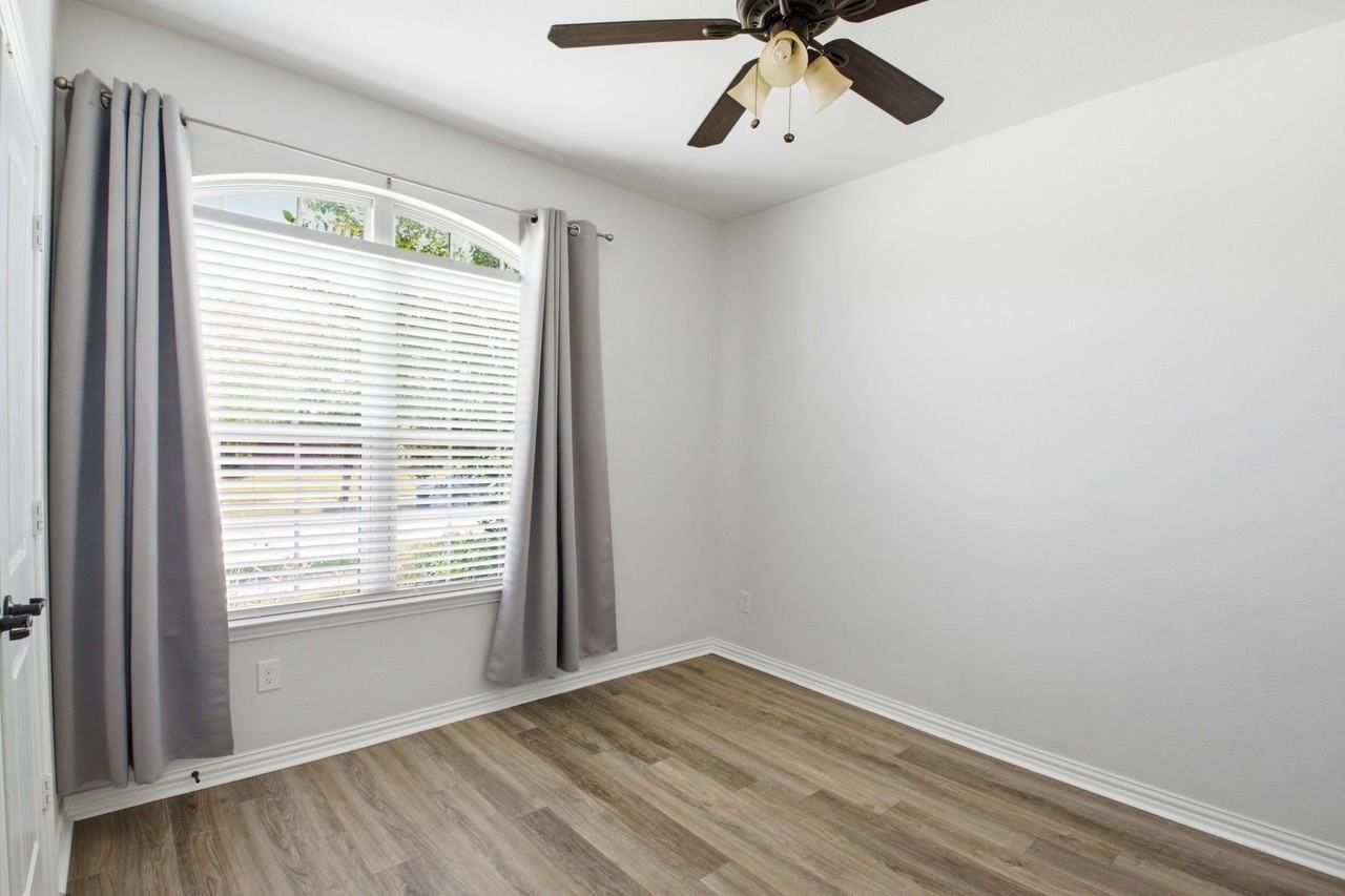 16117 Harper Rd - Photo 5 of 40
