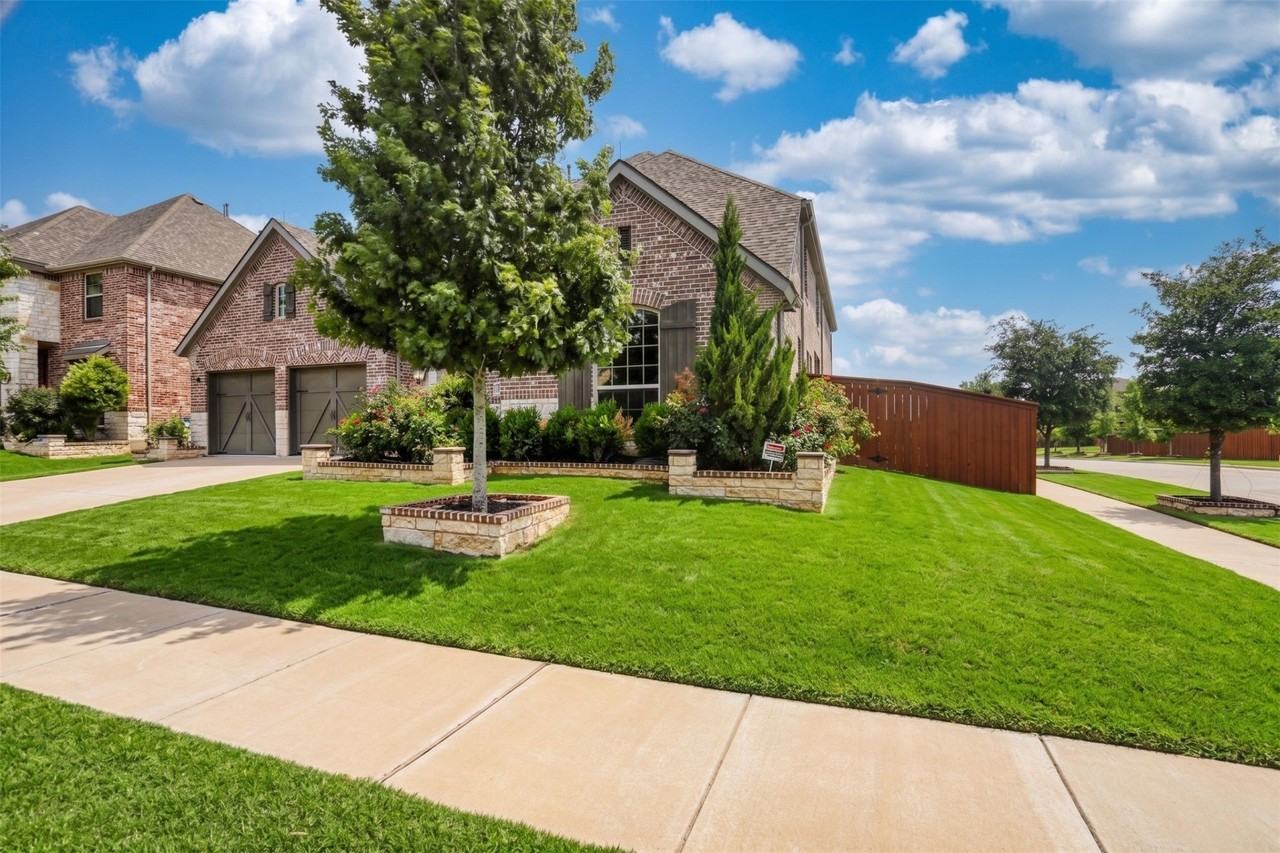 14093 Shiloh Springs Dr - Photo 2 of 40