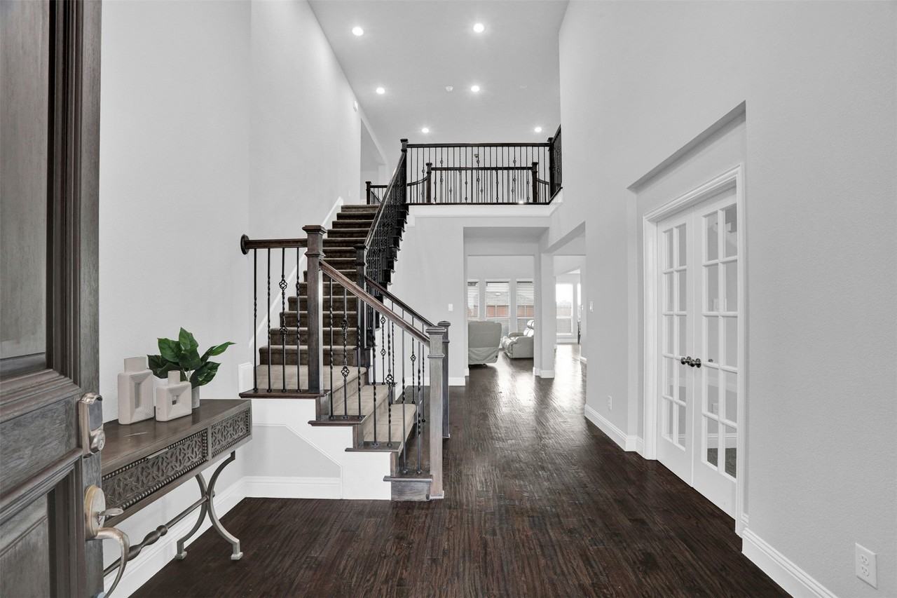 14093 Shiloh Springs Dr - Photo 5 of 40
