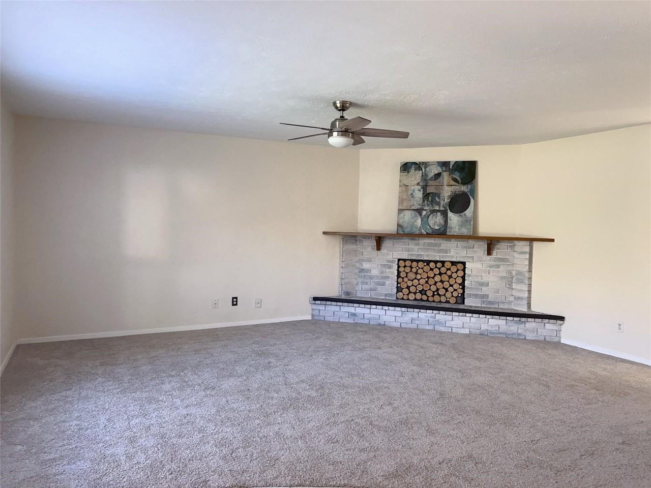 629 Wandering Way Dr - Photo 2 of 6
