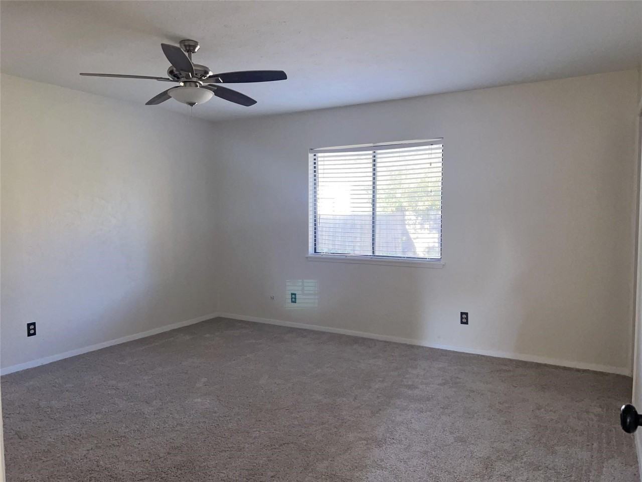 629 Wandering Way Dr - Photo 4 of 6