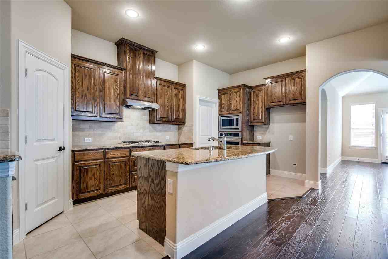 309 Harcourt Ave - Photo 7 of 24