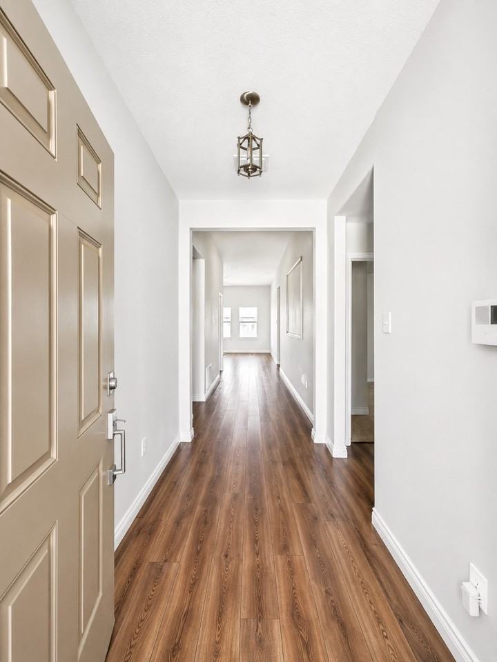 3903 Pioneer Dr - Photo 3 of 21